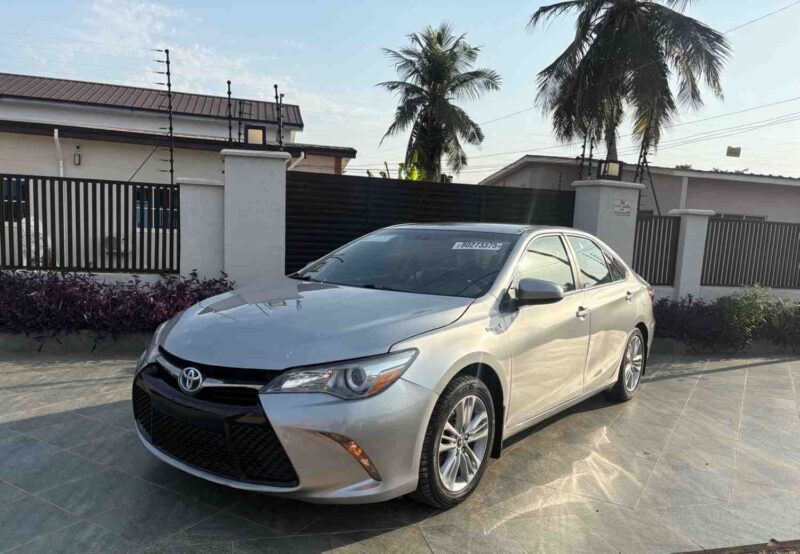 2015 Toyota Camry Hybrid SE
