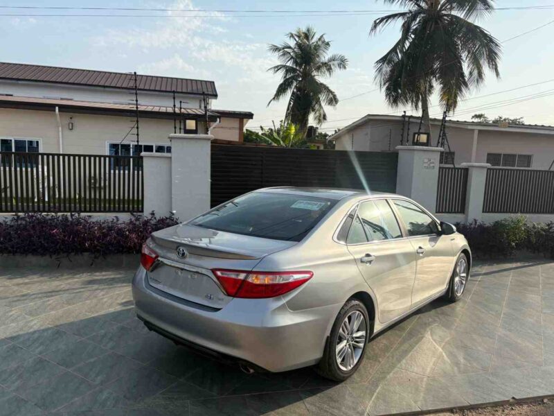 2015 Toyota Camry Hybrid SE